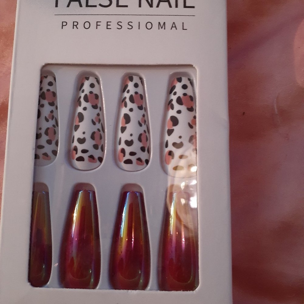 SALE!!! Brand New False Nails